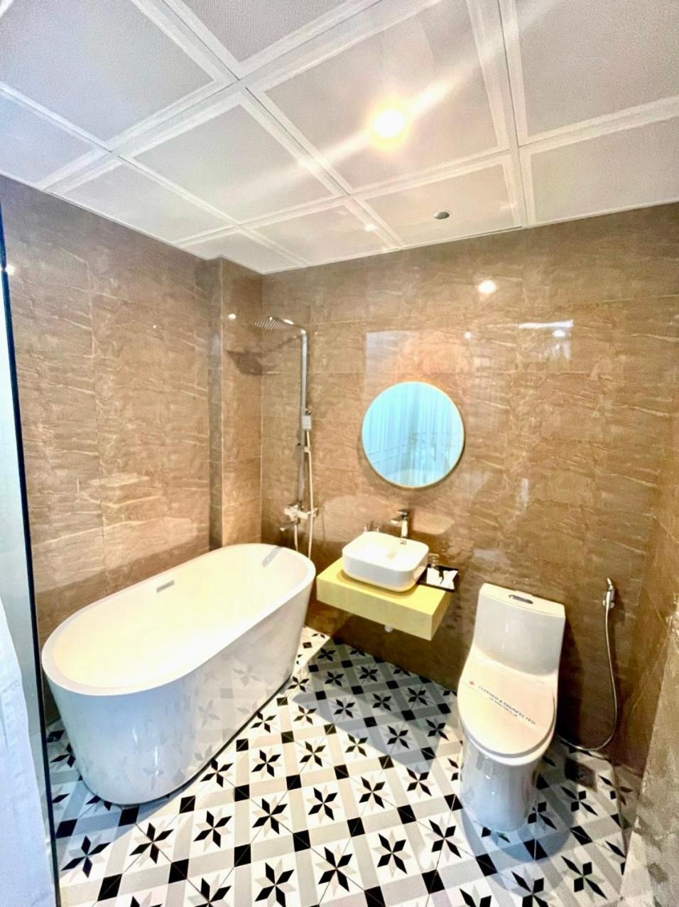 Grand Ha Noi Hotel Hanoi Bagian luar foto